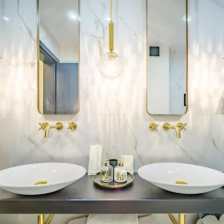 Golden Black Apartamento *